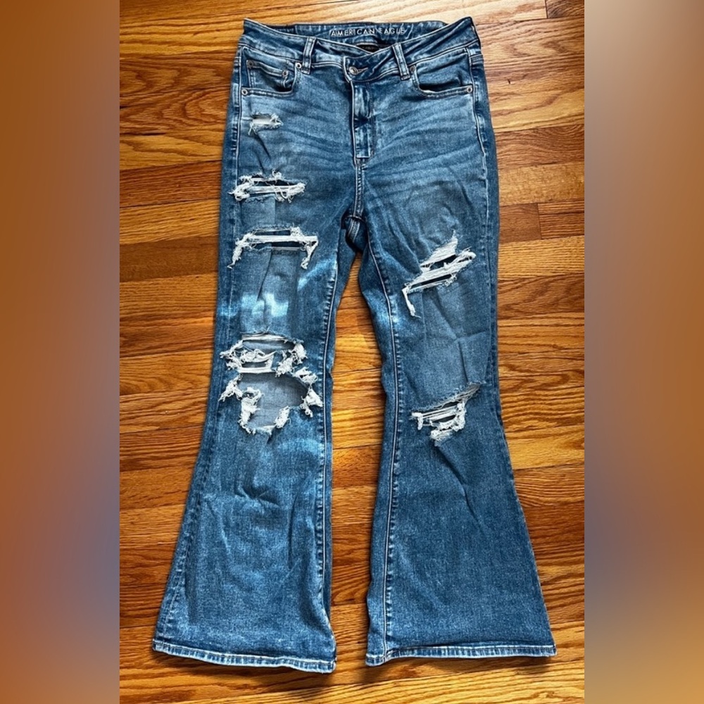 American Eagle Destroyed Denim- Super High Rise Flare Womens sz 10Short